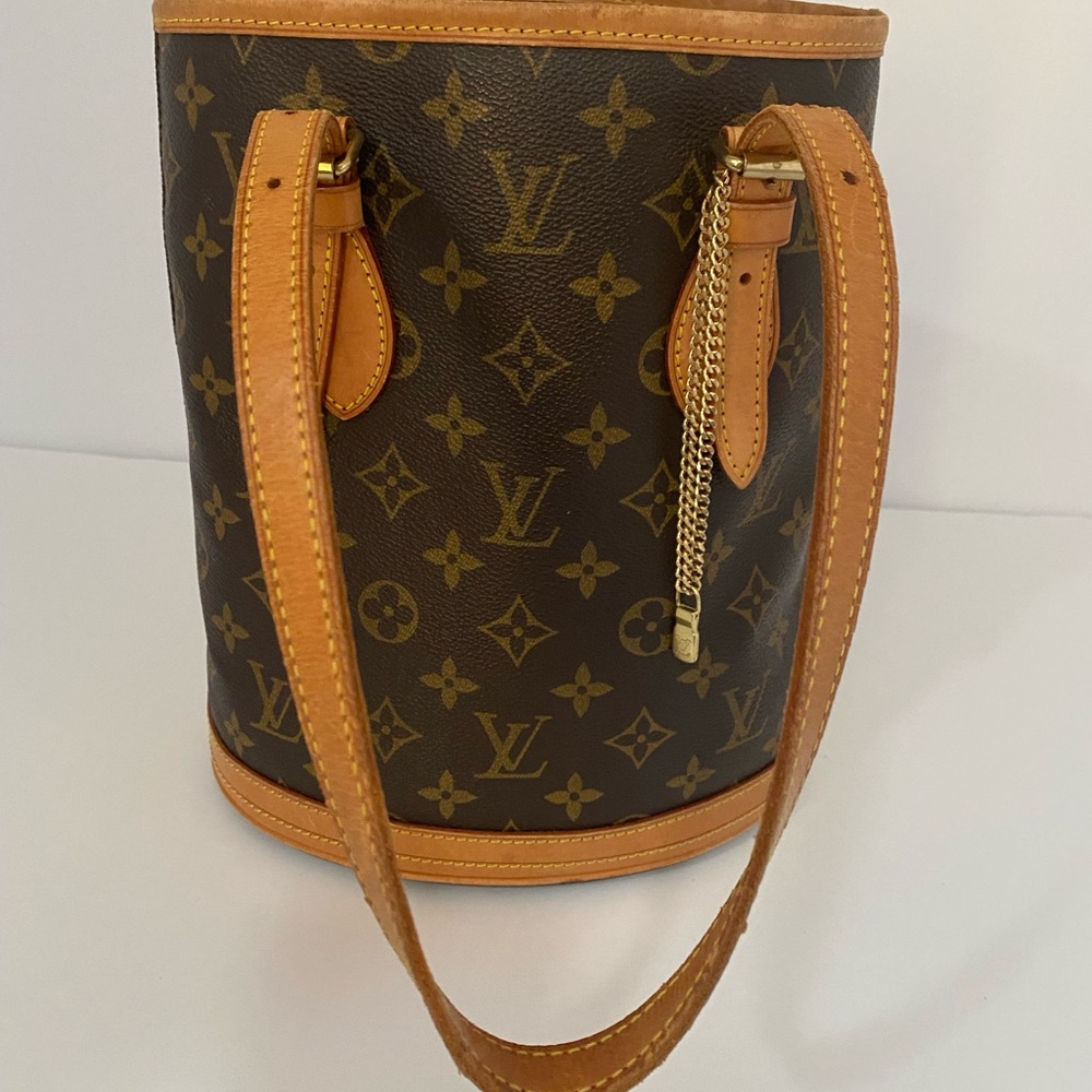 Louis Vuitton bucket pm lining removed see pics